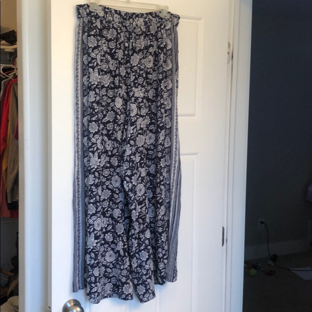 Floral wide leg pants.